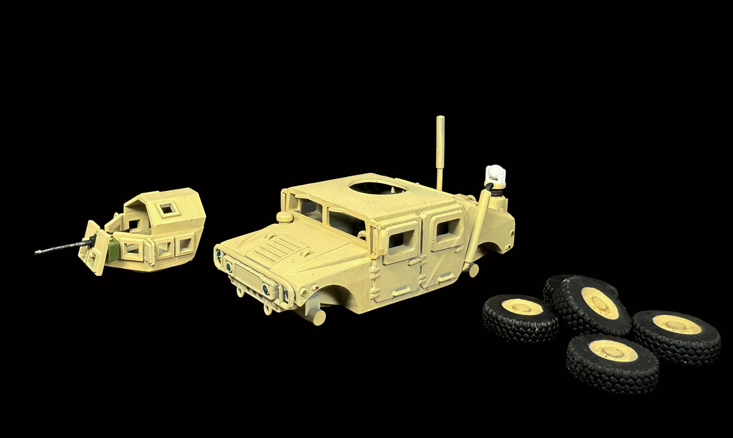 M1114 Armored HMMWV - With Camera Mast Retracted (28mm)